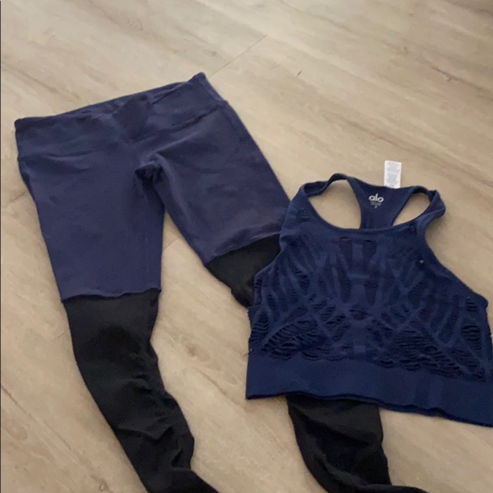 Alo yoga crop top and leggings set